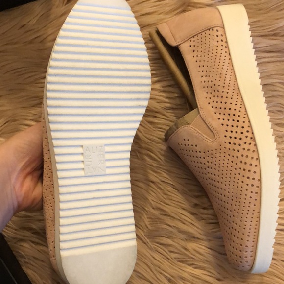 new Naturalizer Women's Bonnie Slip-ons Loafer - Picture 10 of 15